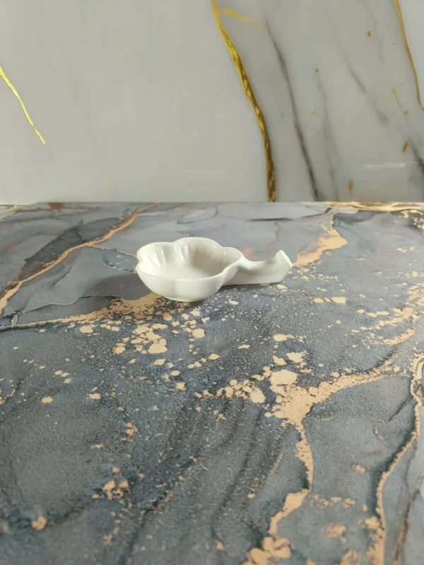 Salsero con forma de flor