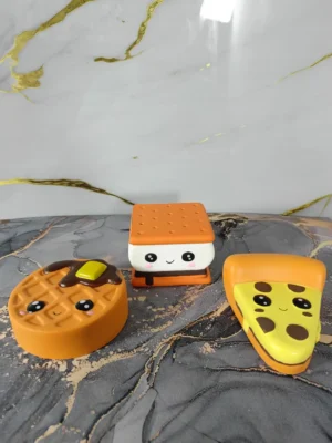 Squishies Comida Adorable | 3 Diseños Irresistibles de Galleta, Pancake y Pizza para Coleccionar y Aliviar el Estrés