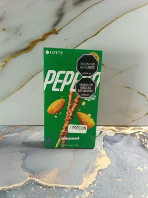 Pepero Almendra Lotte | Crujientes Palitos con Chocolate y Trozos de Almendra ¡Fabuloso!